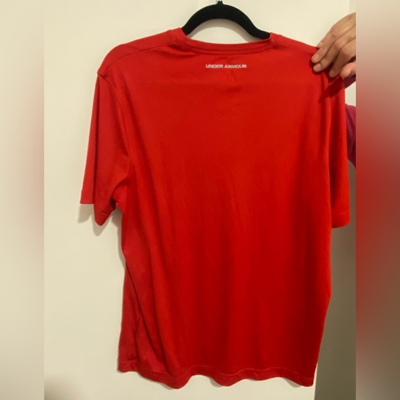 Under armour top. New without tags - Picture 4 of 4